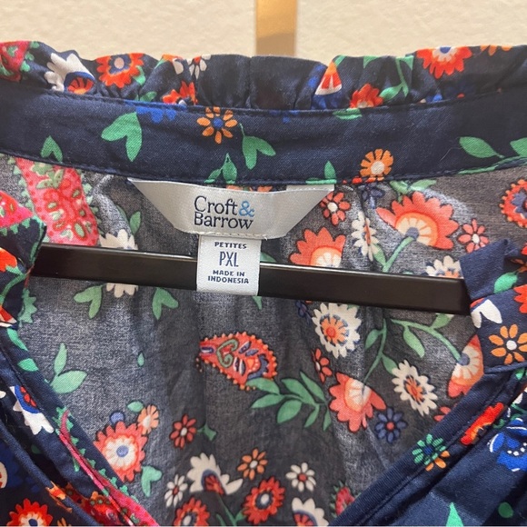 Croft & Barrow Navy Blue and Red Colorful Paisley print top size XLP - Picture 4 of 9